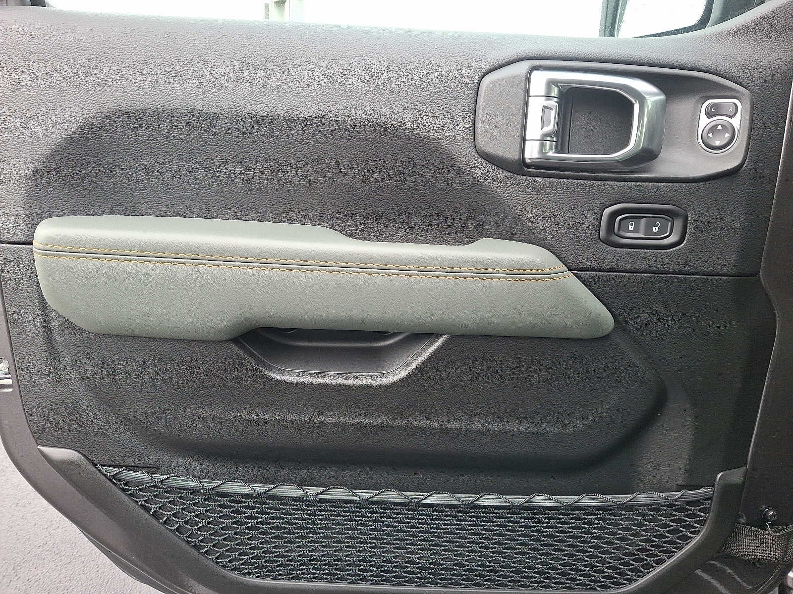 2025 Jeep Gladiator Mojave X