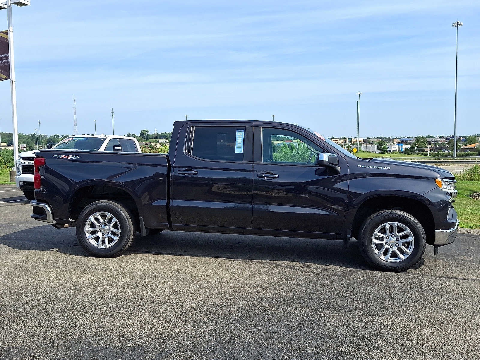 2022 Chevrolet Silverado 1500 LT (2FL)