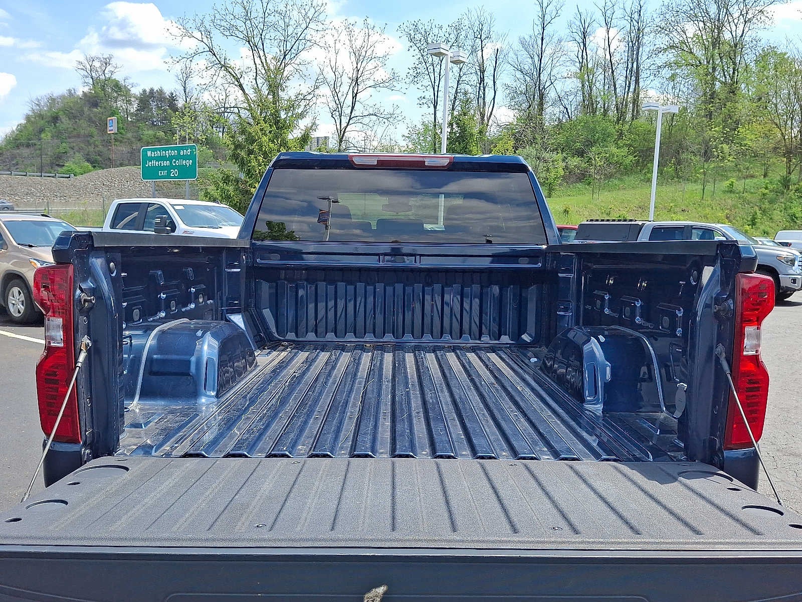 2023 Chevrolet Silverado 1500 LT (2FL)
