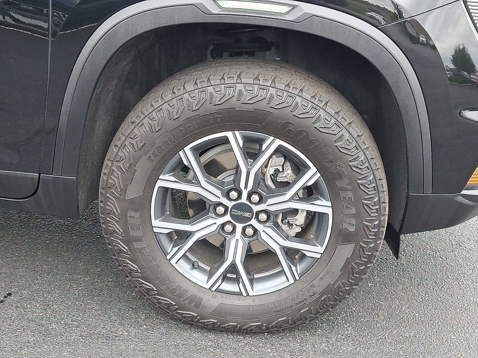 2025 GMC Acadia AT4
