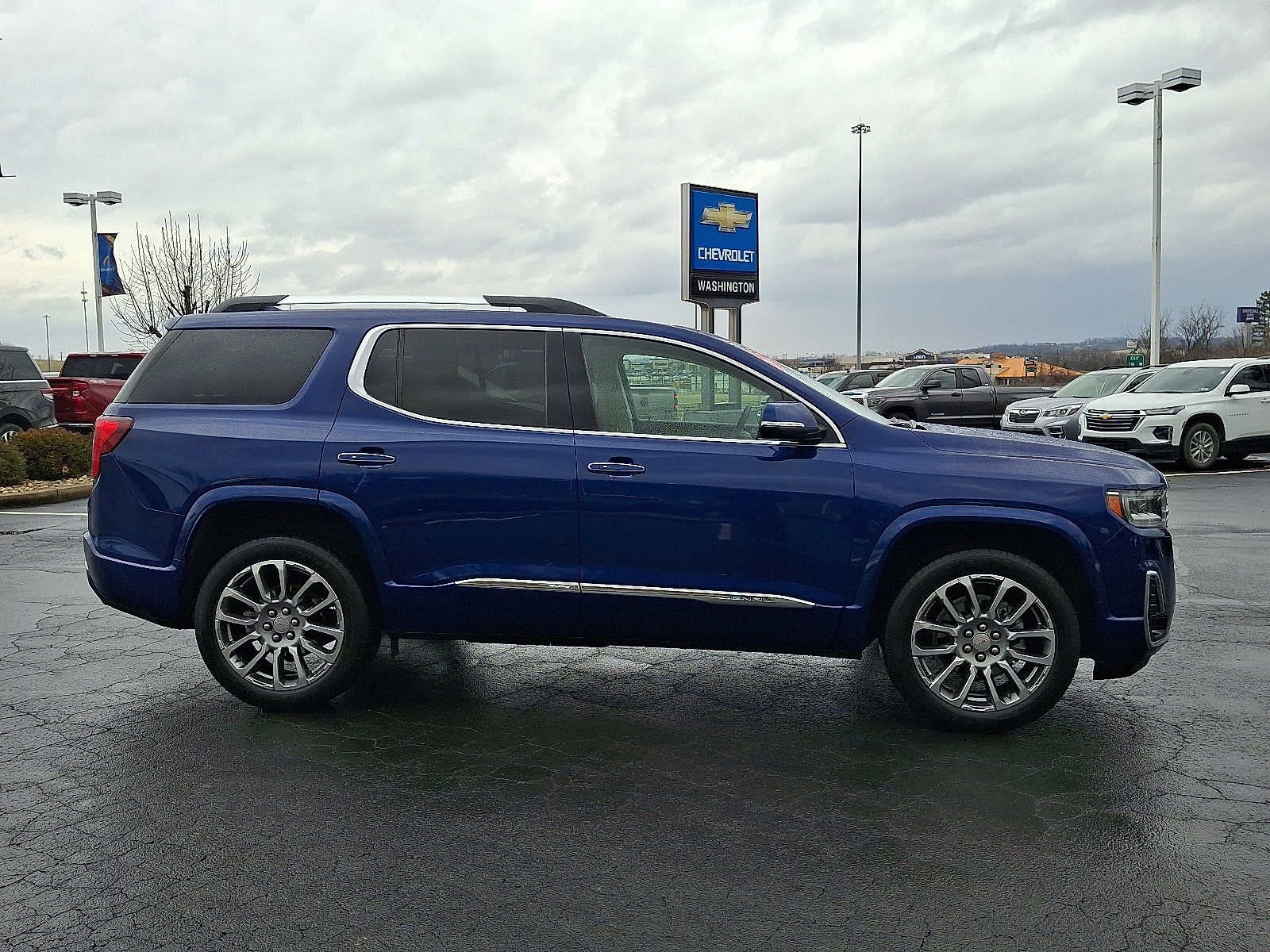 2023 GMC Acadia Denali