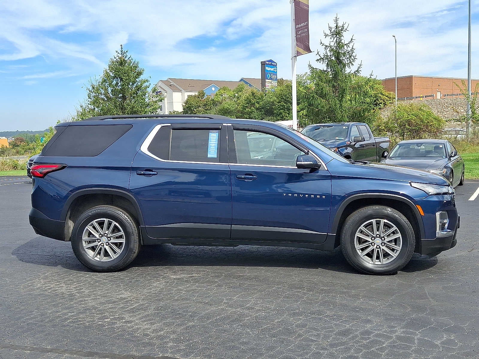 2023 Chevrolet Traverse LT Cloth