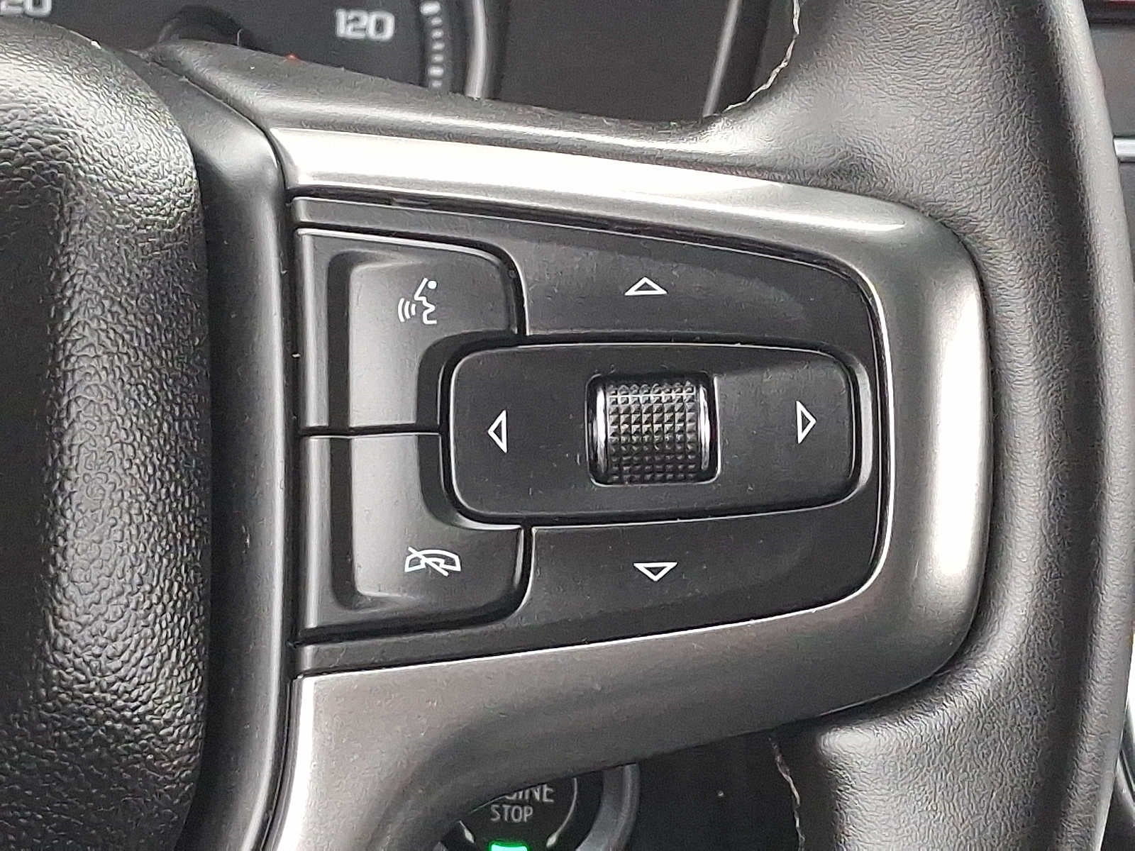 2023 Chevrolet Suburban LS