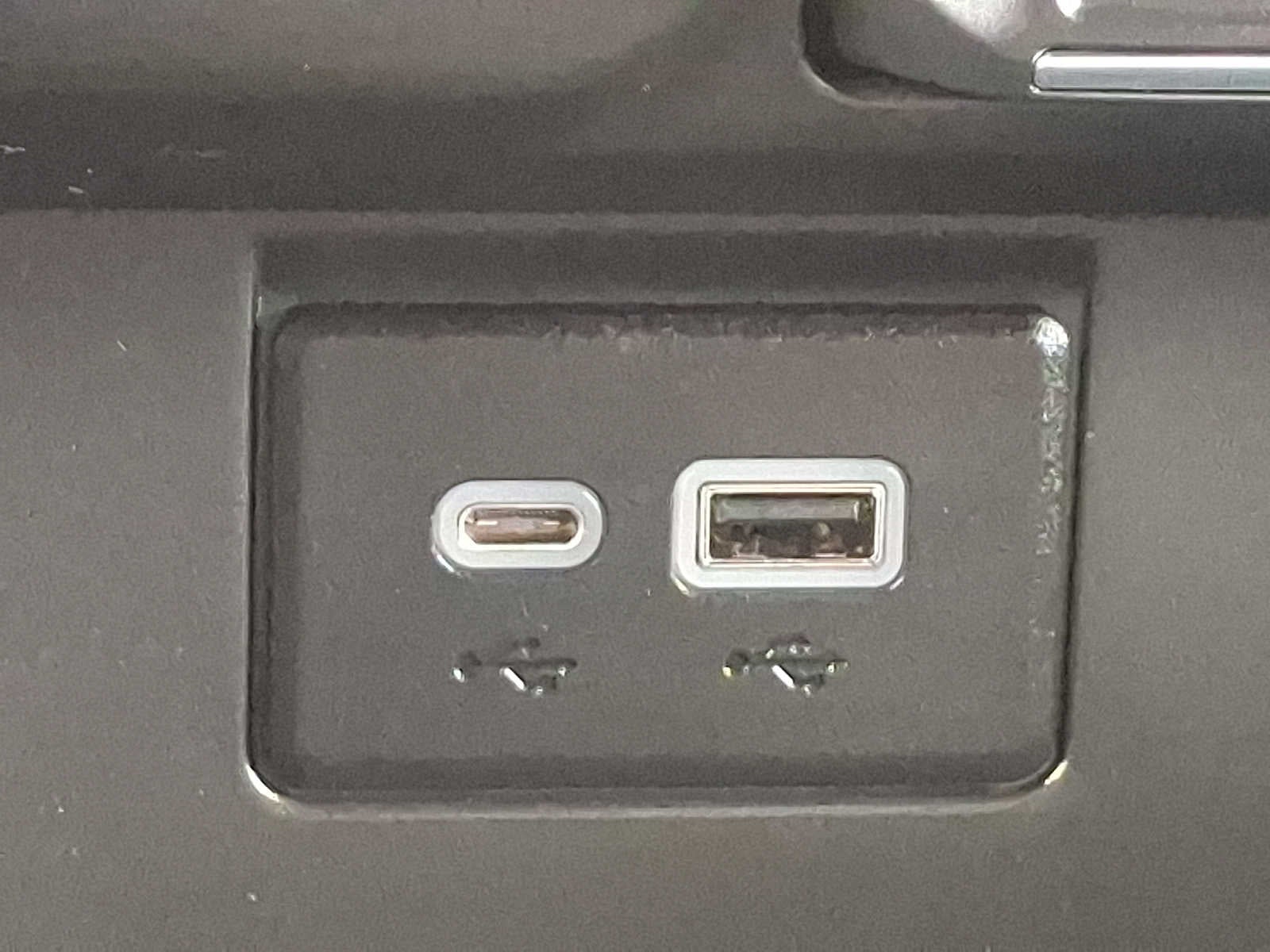 2023 Chevrolet Suburban LS