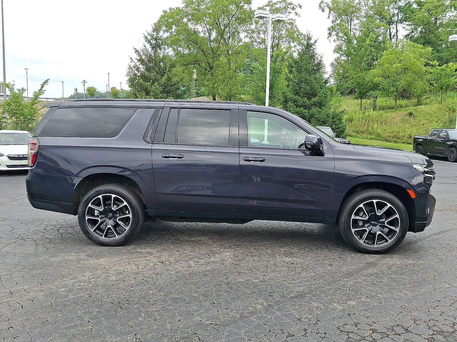 2023 Chevrolet Suburban RST