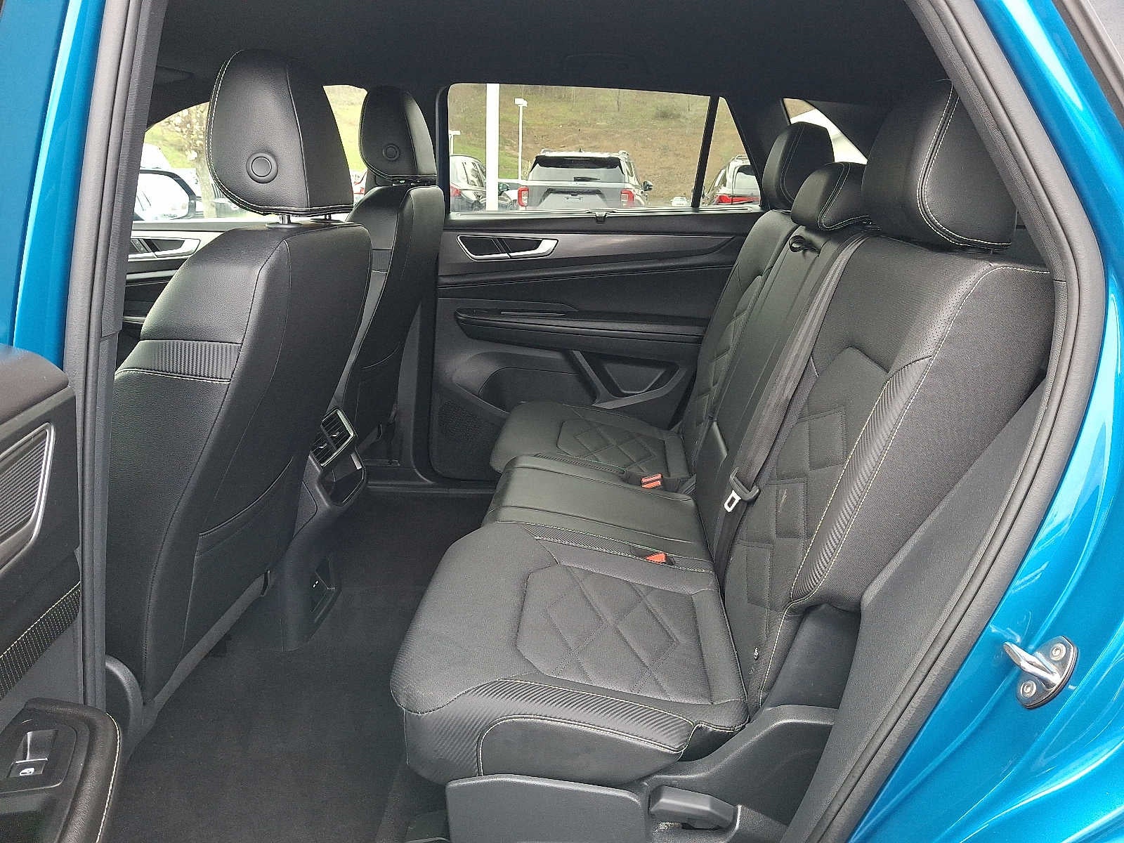 2024 Volkswagen Atlas Cross Sport 2.0T SE w/Technology