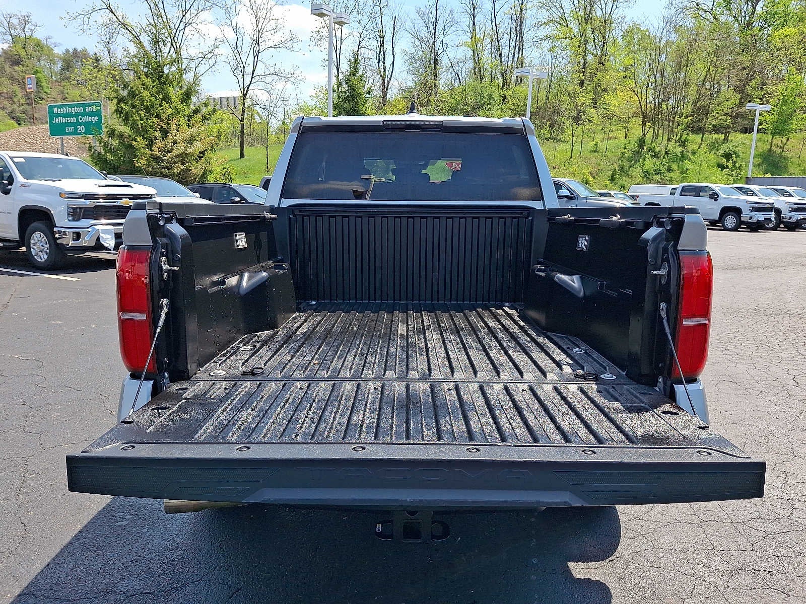 2024 Toyota Tacoma 4WD SR5