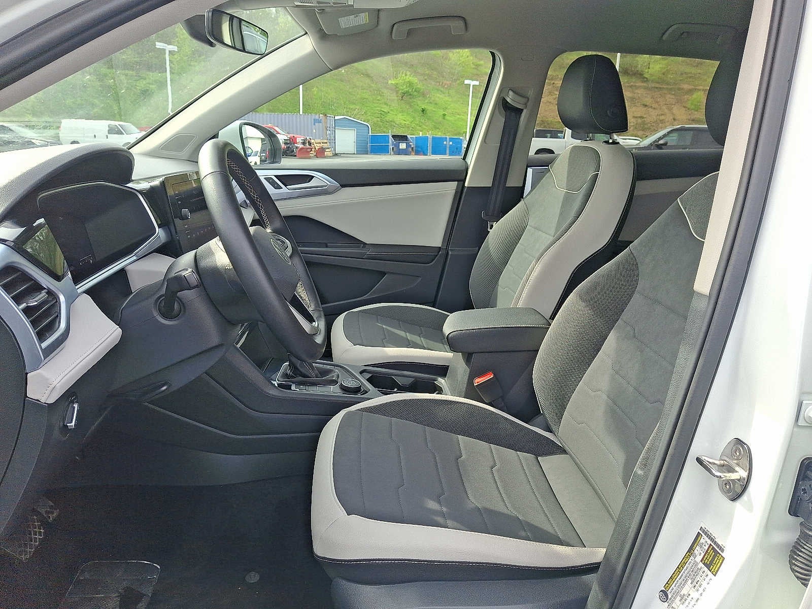 2025 Volkswagen Taos SE