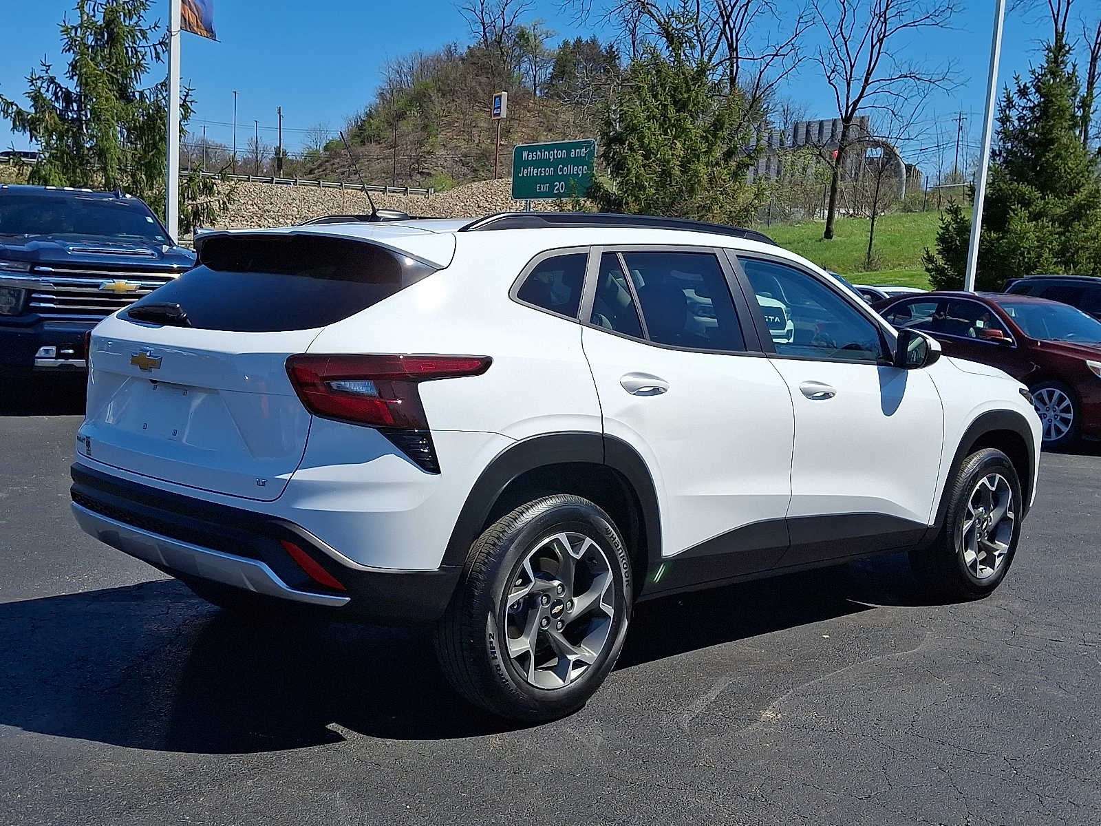 2025 Chevrolet Trax LT