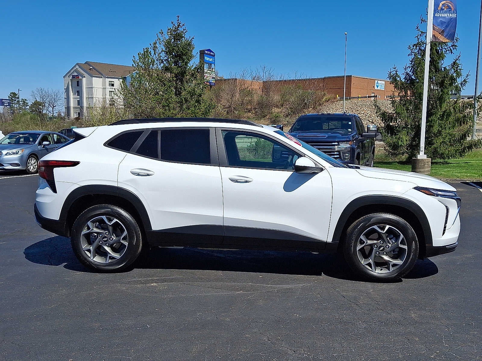 2025 Chevrolet Trax LT