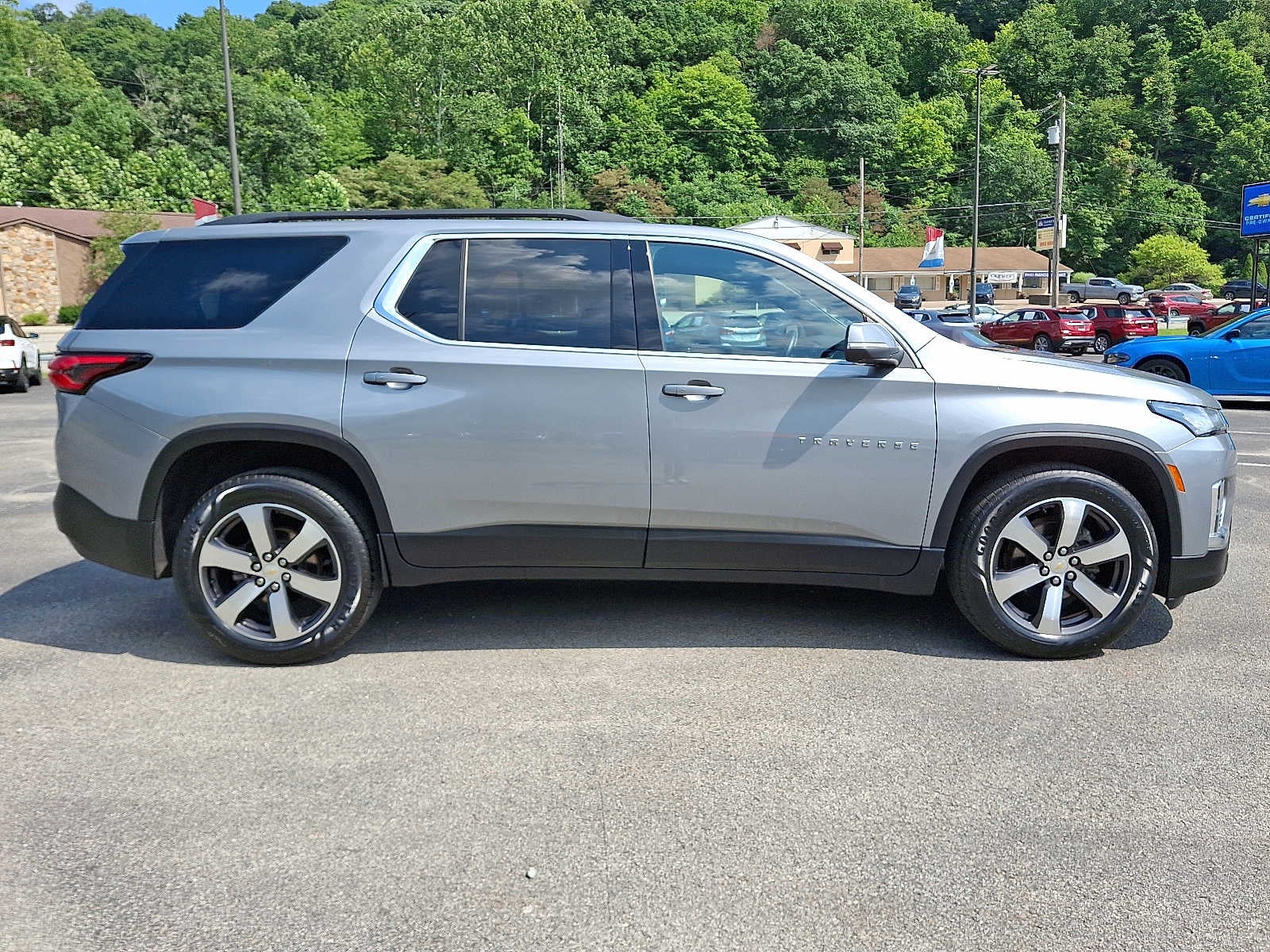 2023 Chevrolet Traverse LT Leather
