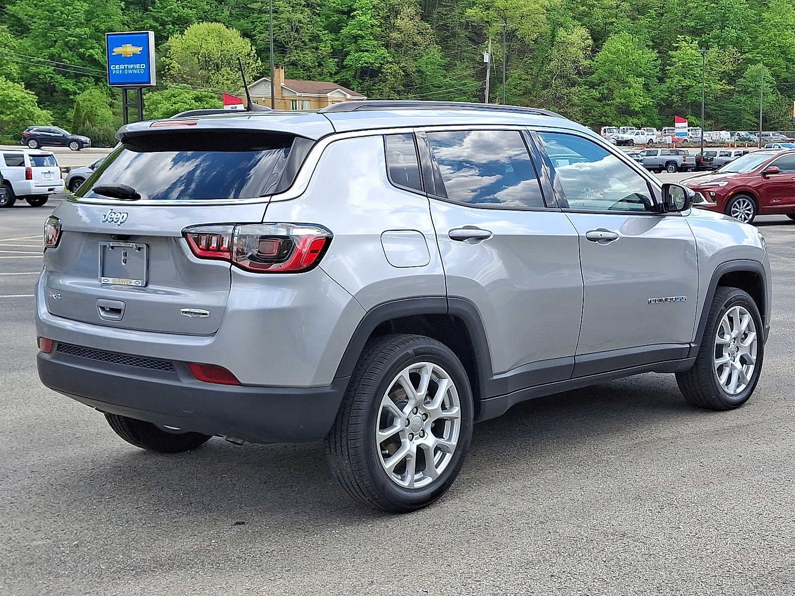 2023 Jeep Compass Latitude Lux