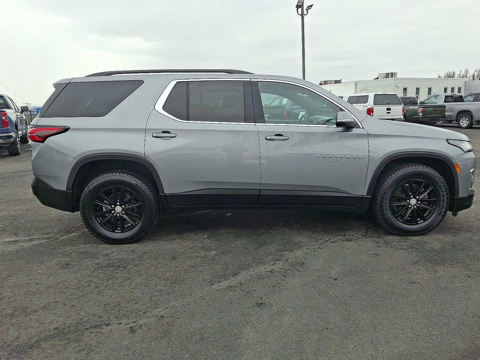 2023 Chevrolet Traverse LT Leather