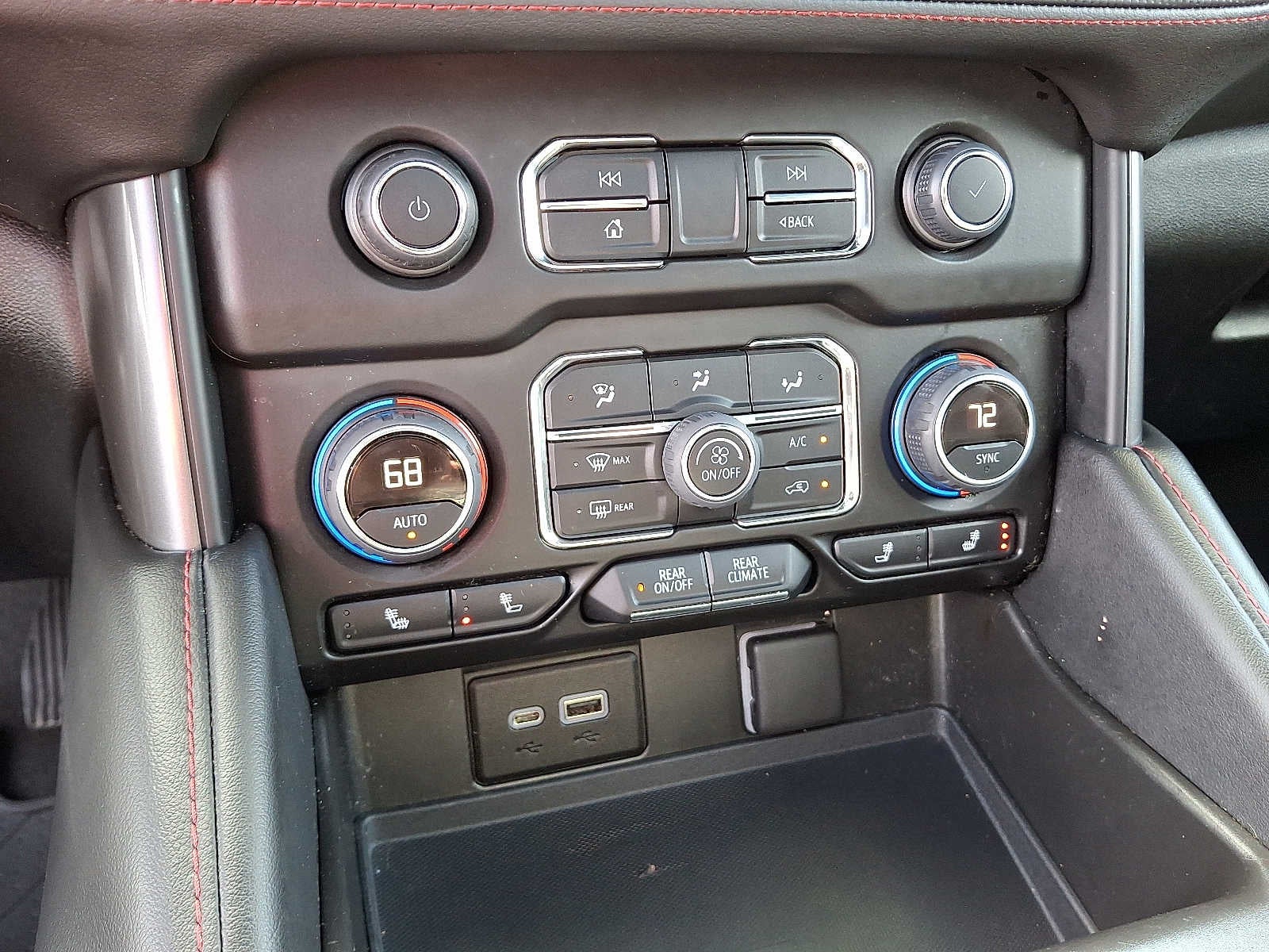 2022 Chevrolet Suburban RST