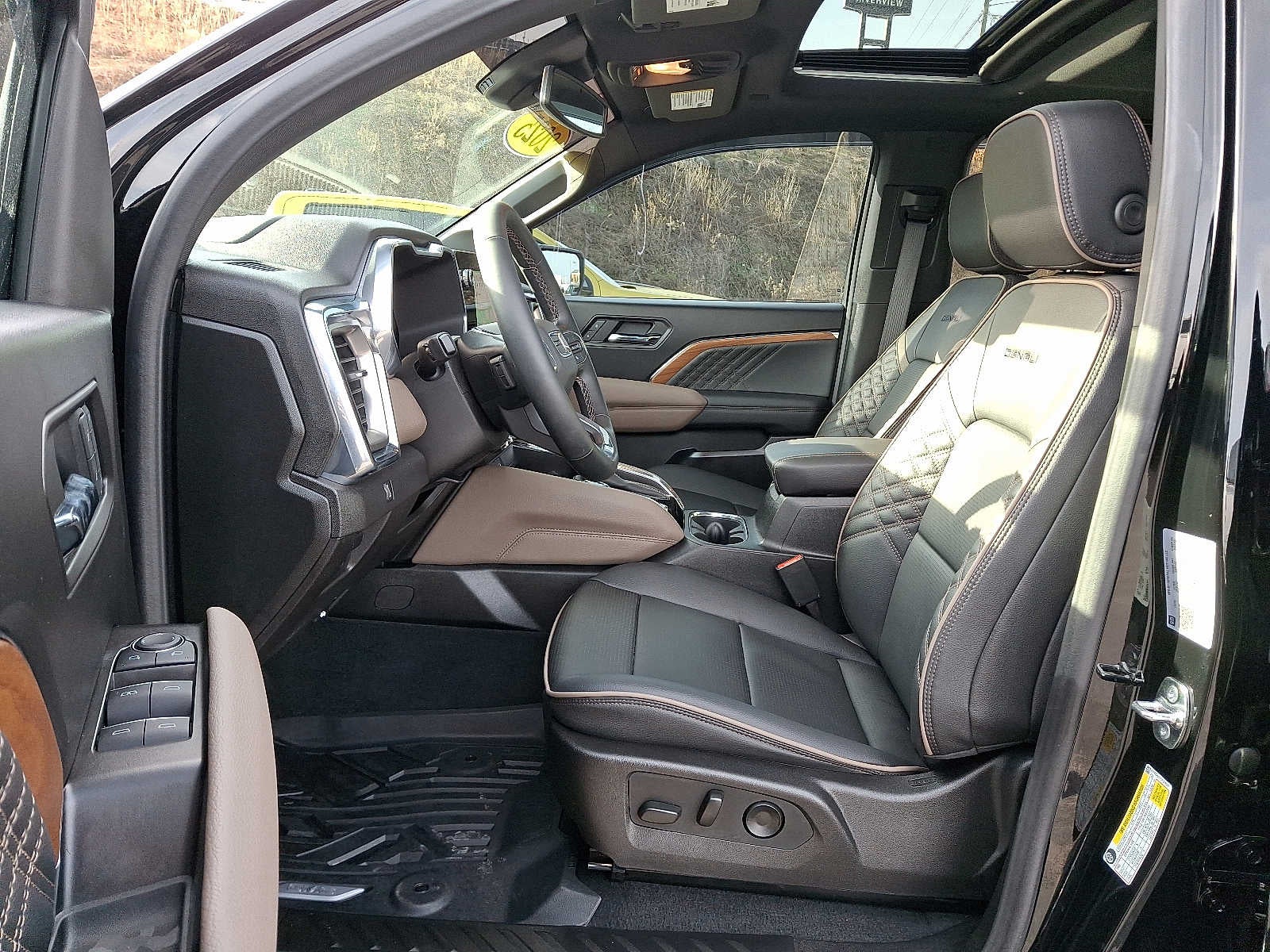 2025 GMC Canyon Denali