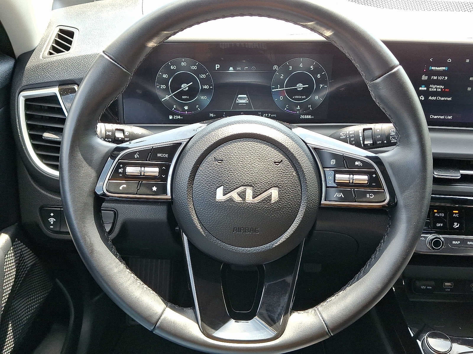 2024 Kia Seltos S - Photo 19
