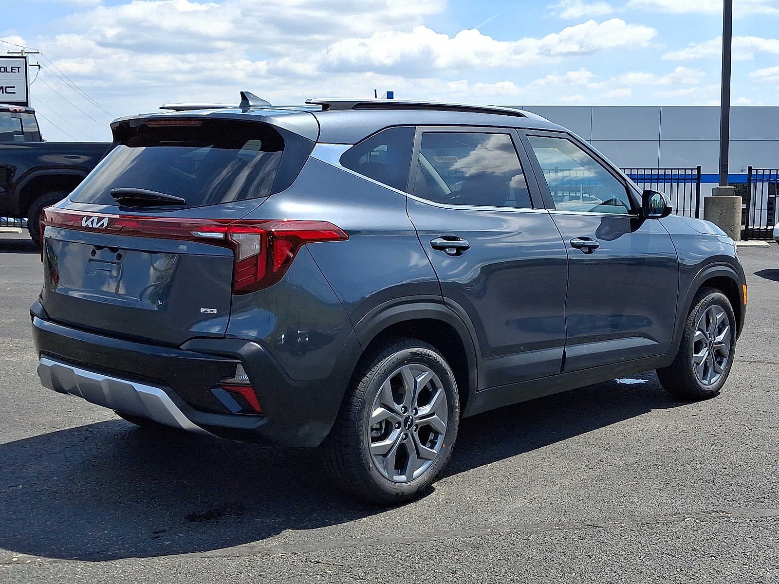2024 Kia Seltos S - Photo 6