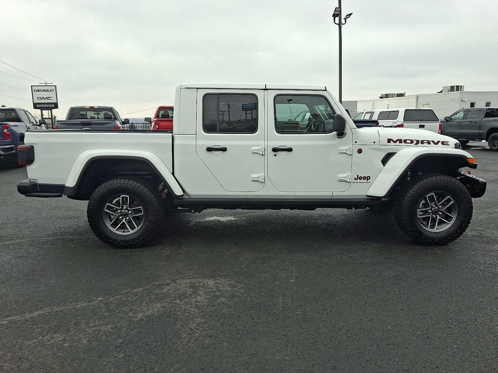 2025 Jeep Gladiator Mojave X