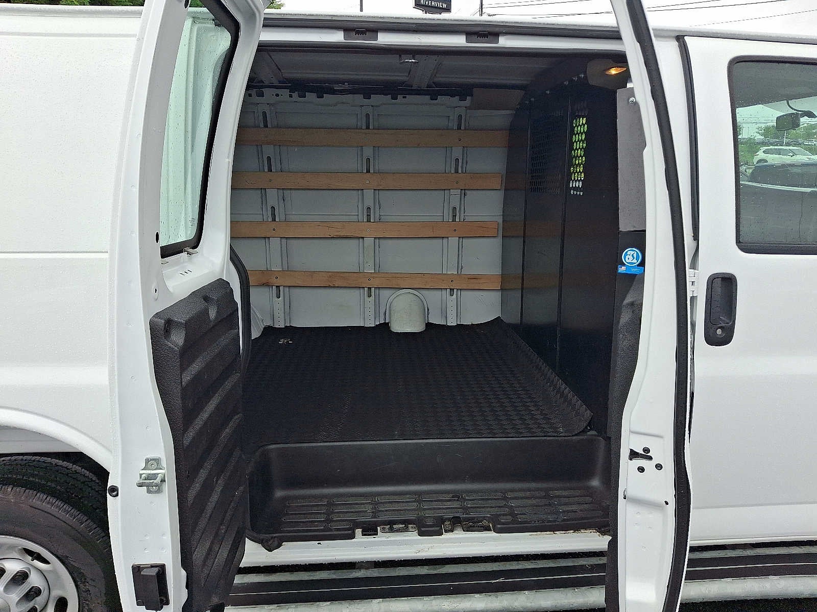 2025 Chevrolet Express Cargo WT