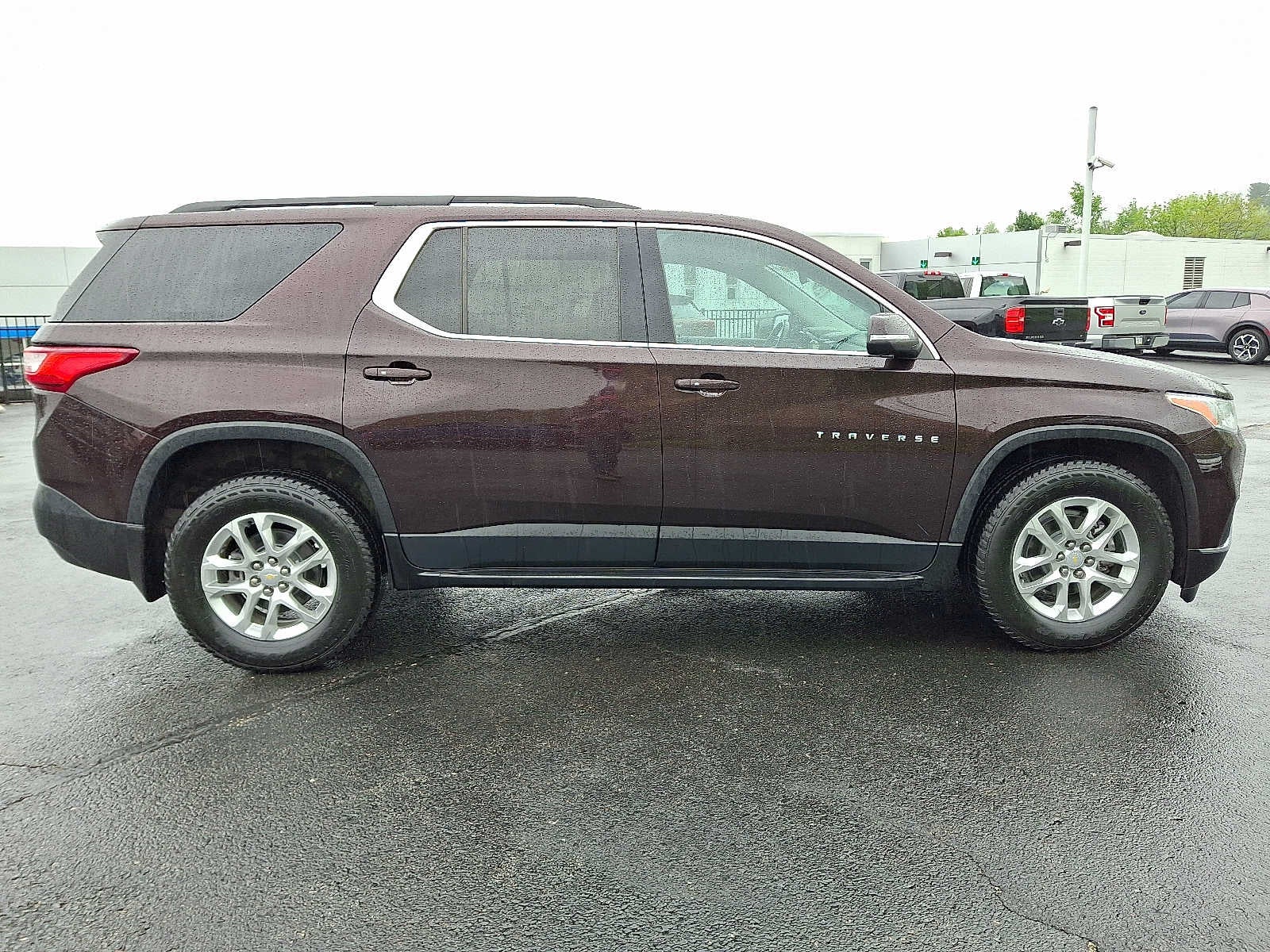 2021 Chevrolet Traverse LT Cloth