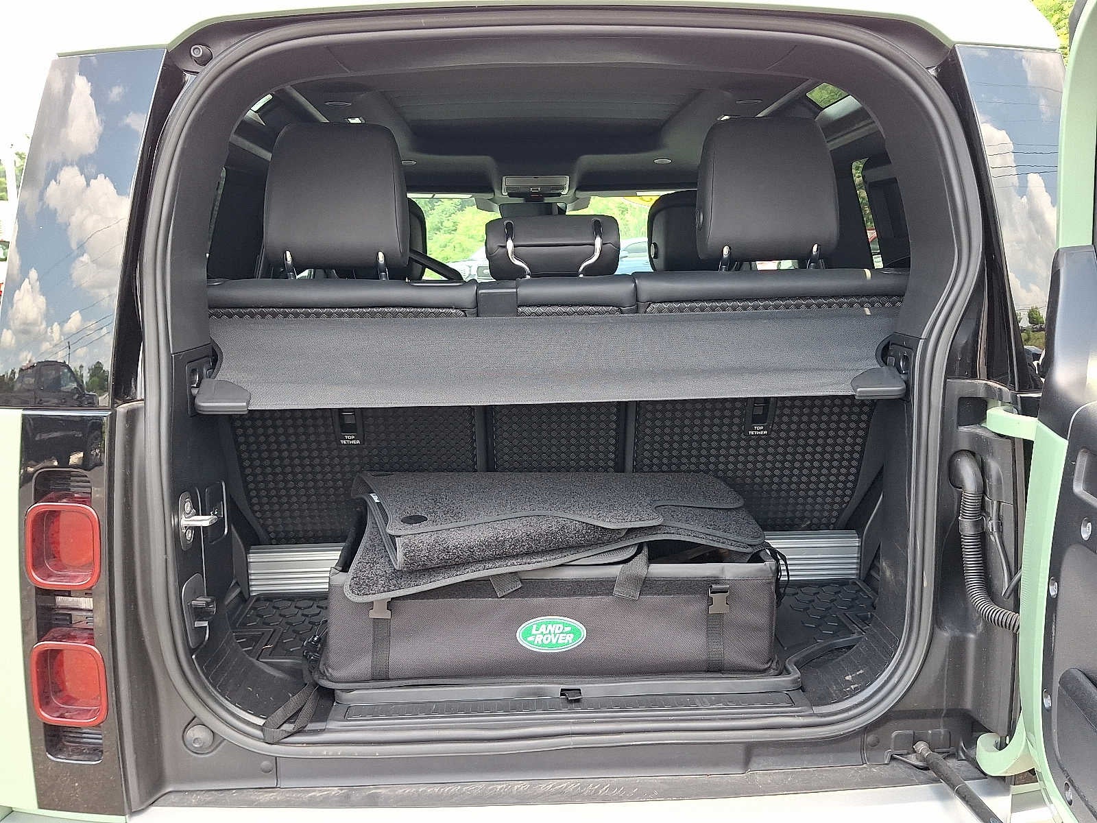 2023 Land Rover Defender 75th Edition