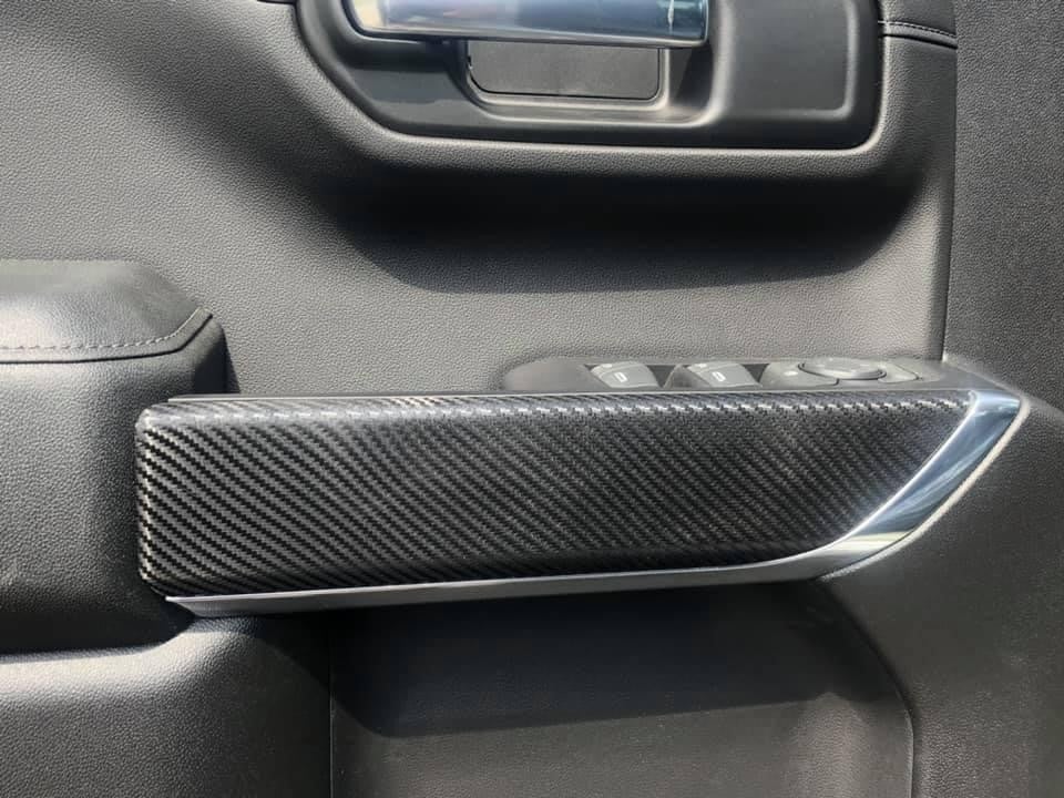 Custom door and handle details in a Z92 Intruder Silverado